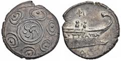 GREEK COINS MACEDONIA BOTTIAIA. AR-Triobol, 187/168 v. Chr., Pella; 3,42 g. Makedonischer Schild, darauf sechsstrahliger Wirbel//Prora r., darüber Monogramm, darunter Monogramm. AMNG 115; Hoover 356; 