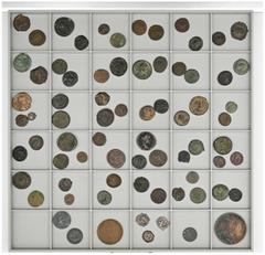 ROMAN COINS LOTS RÖMISCHER MÜNZEN Lot römischer Münzen: Das interessante Lot enthält Silber- und Bronzeprägungen von der Republik bis in die späte Kaiserzeit. Es finden sich u. a. republikanische Dena