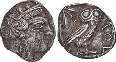ATTICA ATHEN. Õ-Tetradrachme, um 440/420 v. Chr.; 17,07 g. Athenakopf r. mit attischem Helm//In Incusum: Eule r., dahinter Olivenzweig und Mondsichel. Flament Gruppe II; Hoover 1597. Feine Tönung, seh