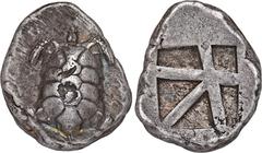 AEGINA AEGINA. Õ-Stater, 445/430 v. Chr.; 11,96 g. Landschildkröte, darauf Gegenstempel: Kopf v. v. (?)//Fünffach geteiltes Incusum. Hoover 437; SNG Delepierre 1777 ff. R Feine Tönung, Punze auf dem A
