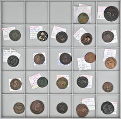 LOTS RÖMISCHER MÜNZEN Lot römischer Bronzemünzen: Das Lot enthält kaiserzeitliche Bronzemünzen verschiedener Nominale und Prägestätten. Darunter befinden sich zahlreiche Münzen julisch-claudischer Zei