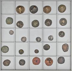 LOTS RÖMISCHER MÜNZEN Lot römischer Münzen: Das Lot enthält neben vier Silbermünzen (ein Denar des Elagabal, drei Antoniniane des Philippus und des Gallienus) vor allem Bronzen der gesamten römischen 