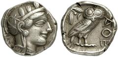 GRIECHISCHE MÜNZEN ATTICA ATHEN AR-Tetradrachme, um 440/420 v. Chr.; 16,90 g. Athenakopf r. mit attischem Helm//In Incusum: Eule r., dahinter Olivenzweig und Mondsichel. Flament Gruppe II. Kl. Prüfein