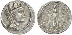 TETRADRACHMEN DES HELLENISMUS DIE SAMMLUNG DIETER GRUNOW, BERLIN GRIECHEN CILICIA AIGEAI AR-Tetradrachme, Jahr 17 (= 31/30 v. Chr.); 14,13 g. Drapierte Büste der Tyche r. mit Schleier und Mauerkrone//