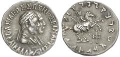 TETRADRACHMEN DES HELLENISMUS DIE SAMMLUNG DIETER GRUNOW, BERLIN GRIECHEN INDIA Hermaios, 90-70 v. Chr. und Kalliope. AR-attische Tetradrachme, Kapisa; 9,50 g. Beider Büsten r.//König reitet r. BN Bac