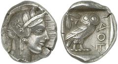 MÜNZEN AUS DER WELT DER ANTIKE GRIECHISCHE MÜNZEN ATTICA ATHEN AR-Tetradrachme, um 440/420 v. Chr.; 17,10 g. Athenakopf r. mit attischem Helm//In Incusum: Eule r., dahinter Olivenzweig und Mondsichel.