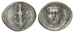 GRIECHISCHE MÜNZEN CYRENAICA BARKE. AR-Tetradrachme, 435/308 v. Chr., Magistrat Akesis; 13,09 g. Silphium//Kopf des Zeus Ammon v. v. BMC 32. Von größter Seltenheit. Herrliche Patina, sehr schön Die gr