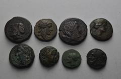 LOTS Magna Graecia: Lot von neun Bronzemünzen, u. a. 2x Brettii, mehrfach Syrakus etc. 9 Stück. Meist sehr schön