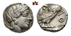 ATHEN. AR-Tetradrachme um 440/420 v. Chr.; 17,19 g. Athenakopf r. mit attischem Helm//In Incusum: Eule r., dahinter Olivenzweig und Mondsichel. Flament Gruppe II. Hervorragende Zentrierung, fast vorzü