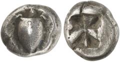 GRIECHISCHE MÜNZEN AEGINA AEGINA. AR-Stater, 6. Jahrhundert v. Chr.; 11,92 g. Seeschildkröte//Vierfach geteiltes Incusum. SNG Delepierre 1512. Feine Patina, Kratzer auf dem Revers, fast sehr schön Exe