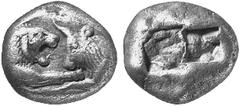 GRIECHISCHE MÜNZEN LYDIA Kroisos, 561-546 v. Chr. AR-Stater, Sardeis; 10.48 g. Löwen- und Stierprotome einander gegenüber//Zwei Incusa. SNG v. Aulock 2874. Min. korrodiert, sehr schön Kroisos, der Soh