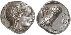 GRIECHISCHE MÜNZEN ATTICA. ATHEN. AR-Tetradrachme, um 440/420 v. Chr.; 17,20 g. Athenakopf r. mit attischem Helm//In Incusum: Eule r., dahinter Olivenzweig und Mondsichel. Flament Gruppe II. Herrliche