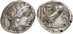 GRIECHISCHE MÜNZEN ATTICA. ATHEN. AR-Tetradrachme, um 420/405 v. Chr.; 17,09 g. Athenakopf r. mit attischem Helm//In Incusum: Eule r., dahinter Olivenzweig und Mondsichel. Flament Gruppe III. Stempelb