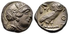 GRIECHISCHE MÜNZEN GRIECHISCHE MÜNZEN ATTICA ATHEN. AR-Tetradrachme, um 420/405 v. Chr.; 17,2 g. Athenakopf r. mit attischem Helm//In Incusum: Eule r., dahinter Olivenzweig und Mondsichel. Flament Gru
