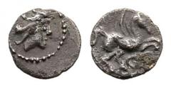 GRIECHISCHE MÜNZEN HISPANIA UNBESTIMMTE MÜNZSTÄTTE. AR-Tetartemorion, spätes 3. Jahrhundert v. Chr.; 0,13 g. Männerkopf r.//Pegasos fliegt r. Burgos -; SNG BM -; Villaronga/Benages 526. RR Sehr schön