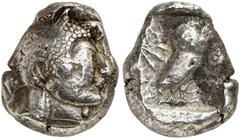 GRIECHISCHE MÜNZEN ATTICA. ATHEN. AR-Tetradrachme, 500/480 v. Chr.; 17,37 g. Athenakopf r. mit attischem Helm//In Incusum: Eule steht r., dahinter Olivenzweig. Seltman Gruppe Gii. R Stempelbrüche auf 