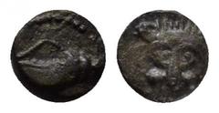 GRIECHISCHE MÜNZEN LYCIA Unbestimmter Dynast. Æs, frühes 4. Jahrhundert v. Chr.; 0,75 g. Muschel//Löwenskalp v. v. BMC 141. RR Vorzüglich Exemplar der Auktion Fritz Rudolf Künker 133, Osnabrück 2007, 