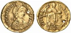 RÖMISCHE MÜNZEN (ROMAN COINS) MÜNZEN DER RÖMISCHEN KAISERZEIT Valentinianus III., 425-455. AV-Solidus, 426/430, Ravenna; 4.37 g. Drapierte Büste r. mit Rosettendiadem//Kaiser steht v. v. mit Langkreuz