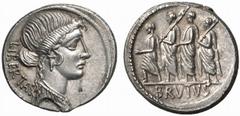 RÖMISCHE MÜNZEN (ROMAN COINS) MÜNZEN DER RÖMISCHEN REPUBLIK AR-Denar, 54 v. Chr., Rom, M. Junius Brutus; 4,13 g. Libertasbüste r.//Der Konsul L. Junius Brutus geht zwischen zwei Liktoren l., davor Acc