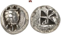 GRIECHISCHE MÜNZEN AEGINA. AEGINA. AR-Stater, 525/475 v. Chr.; 12,33 g. Schildkröte (Proto-tortoise)//Vielfach geteiltes Incusum. Hoover 432; SNG Delepierre vergl. 1841. Sehr schön Exemplar der Auktio