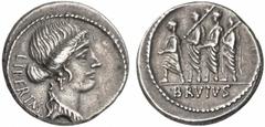 RÖMISCHE MÜNZEN (ROMAN COINS) MÜNZEN DER RÖMISCHEN REPUBLIK AR-Denar, 54 v. Chr., Rom, M. Junius Brutus; 4,05 g. Libertasbüste r.//Der Konsul L. Junius Brutus geht zwischen zwei Liktoren l., davor Acc