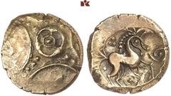 KELTISCHE MÜNZEN BRITANNIA. ICENI. AV-Stater, 45/40 v. Chr.; 5,43 g. Blüte in der Mitte eines kreuzförmigen Ornamentes//Pferd r., darüber Halbmond mit Zickzacklinie. Rudd, Ancient British Coins 1423; 