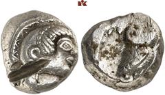 GRIECHISCHE MÜNZEN ATTICA. ATHEN. AR-Tetradrachme, 500/480 v. Chr.; 17,10 g. Athenakopf r. mit attischem Helm//In Incusum: Eule steht r., dahinter Olivenzweig. Seltman Gruppe E. RR Prüfeinhieb auf dem