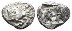 GRIECHISCHE MÜNZEN LYCIA, Frühdynastische Prägungen. AR-Stater, 500/460 v. Chr.; 8,68 g. Eberprotome r. mit Sonnensymbol auf der Schulter//Unregelmäßiges Incusum. BMC -; SNG Cop. -; SNG v. Aulock -; V