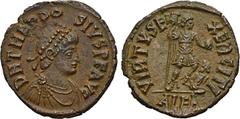 ROMAN COINS ROMAN COINS MÜNZEN DER RÖMISCHEN KAISERZEIT Theodosius I., 379-395. Æ-Maiorina, 383/388, Alexandria, 1. Offizin; 4,82 g. Drapierte Büste r. mit Perldiadem//Kaiser steht r. mit Standarte un