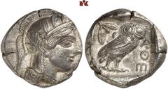 GRIECHISCHE MÜNZEN ATTICA. ATHEN. AR-Tetradrachme, um 440/420 v. Chr..; 17,16 g. Athenakopf r. mit attischem Helm//In Incusum: Eule r., dahinter Olivenzweig und Mondsichel. Flament Gruppe II. Gut zent