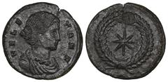 ROMAN COINS MÜNZEN DER RÖMISCHEN KAISERZEIT Constantinus I., 306-337 für Helena. Æ-Follis, 318/319, Thessalonica; 2,81 g. Drapierte Büste r.//In Kranz: Stern. RIC 50. Etwas korrodiert, fast vorzüglich