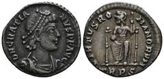 ROMAN COINS MÜNZEN DER RÖMISCHEN KAISERZEIT Gratianus, 367-383. AR-Siliqua, 378/383, Treveri; 1,94 g. Drapierte Büste r. mit Perldiadem//Roma sitzt v. v., Kopf l., mit Globus und Zepter. RIC 58 a. Seh
