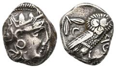 GRIECHISCHE MÜNZEN ATTICA ATHEN. AR-Tetradrachme, um 350/295 v. Chr.; 17,14 g. Athenakopf r. mit attischem Helm//Eule r., dahinter Olivenzweig und Mondsichel. Flament S. 125 ff., Gruppe Pi. Feine Tönu