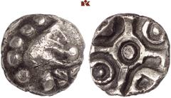 KELTISCHE MÜNZEN GERMANIA. VANGIONES. AR-1/4 Quinar; 0,45 g. Stilisierter Kopf r.//Kreuzmotiv mit zentralem Kreispunkt. Slg. Flesche 410. RR Vorzüglich Exemplar der Auktion Fritz Rudolf Künker 326, Os