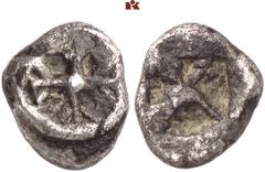 GRIECHISCHE MÜNZEN ATTICA. ATHEN. "Wappenmünzen". AR-Obol, 550/515 v. Chr.; 0,61 g. Rad mit vier Speichen//Viergeteiltes Incusum. Seltman Pl. IV, vergl. ν; Svoronos Pl. I, 60 f. R Sehr schön Exemplar 