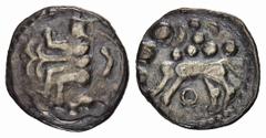 CELTIC COINS GALLIA TREVERI. AR-Quinar, 85/50 v. Chr.; 1,38 g. Mann sitzt l., davor Baum (?), unten Schlange//Stilisiertes Pferd l., darunter Ringel. Delestrée/Tache 201. Breiter Schrötling, sehr schö