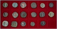 ROMAN COINS LOTS RÖMISCHER MÜNZEN Bronzemünzen des 3. Jahrhunderts: Enthalten sind verschiedene Nominale, darunter Exemplare des Septimius Severus, Caracalla, Geta, Severus Alexander, Balbinus, Pupien