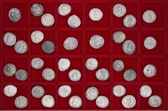 ROMAN COINS LOTS RÖMISCHER MÜNZEN Antoniniane der Kaiserzeit: Enthalten sind Antoniniane des 3. nachchristlichen Jahrhunderts aus verschiedenen Metallen. Die Sammlung umfasst u.a. Münzen der Kaiser El