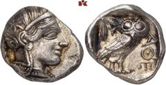 ANTIKE MÜNZEN EINE KLASSISCHE GRIECHISCHE TETRADRACHME VON ATHEN AUS DEM 5. JAHRHUNDERT VOR CHRISTUS. ATHEN. AR-Tetradrachme, um 440/420 v. Chr.; 17,11 g. Athenakopf r. mit attischem Helm//In Incusum: