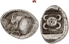 GRIECHISCHE MÜNZEN GRIECHISCHE MÜNZEN. LYCIA Frühdynastische Prägungen. AR-Stater, um 480 v. Chr.; 9,67 g. Eberprotome l.//In Incusum: Rundschild mit Triskelis auf Tetraskelis. Müseler Taf II, 24 (die