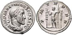 Münzen - Antike Maximinus I Thrax 235 - 238 Römische Münzen, Römisches Kaiserreich. Denarius, 235 n. Chr.. Av.: Büste mit Lorbeerkranz, Paludamentum und Brustpanzer n.r. Rv.: Maximinus im Grußgestus m