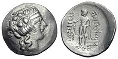 Kelten Donaukelten IMIT. D. TETRADR. V. THASOS. Tetradrachme. Dionysoskopf mit Efeukranz r. Rs: Herakles steht l. mit Keule. Leicht verwilderte Darstellung. Aufgelöste Legende mit Übergang zur Rippenl