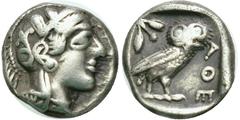 GRIECHISCHE MÜNZEN, GRIECHISCHES MUTTERLAND, ATTIKA, ATHEN. Drachme. 479-404. Behelmter Athenakopf r. Rs: Eule r., dahinter Olivenzweig. SNG COP. 41 ff. 4.23g, Hohes Relief. Schöne Tönung.