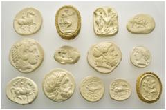 LOTS Gipsabgüsse griechischer Münzen und Gemmen:Vorder- und Rückseite von 2 Tetradrachmen des Philippos II., jeweils eine Seite von Münzen einer unbekannten thrako-makedonischen Münzstätte (Ennea-Hodo