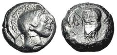 ATHEN. Tetradrachme. 510-480. Athenakopf mit attischem Helm r. Rs: [A]_[E]; Eule r., dahinter Olivenzweig. SNG COP. 15 ff. Svoronos Taf. 2,22. SNG München 29 ff. 16,57g. Hohes Relief. Vs. kl. oberfl. 