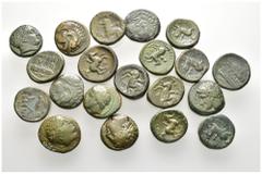 LOTS LOTS Königreich Makedonien:Bronzemünzen. Philippos II. (Jünglingskopf/Reiter) und Alexander III. d. Große (Herakleskopf/Keule und Bogen). 19-16 mm. Zusammen 20 Exemplare. Im Ø ss Aus Münchner Sam