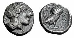 ATHEN. Drachme. 479-404. Behelmter Athenakopf r. Rs: Eule r., dahinter Olivenzweig. SNG COP. 41 ff. 4,15g. Hohes Relief. Schöne dunkle Tönung. ss