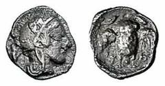 ATHEN. Trihemiobol. 479-404. Behelmter Athenakopf r. Rs: Eule frontal mit geöffneten Flügeln, darüber Olivenzweig. SNG COP. 50 ff. 0,81g. Dunkle Tönung. L. korrodiert. ss