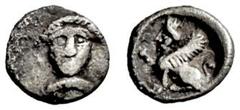 GRIECHISCHE MÜNZEN KILIKIEN UNBESTIMMTE MÜNZSTÄTTE. Tetartemorion. Frontaler Kopf. Rs: Sphinx sitzt l. mit erhobener Vordertatze. Troxell-Kagan in Festschrift Kraay-Morkholm 1989 Nr. 20. NAP 108. 0.15