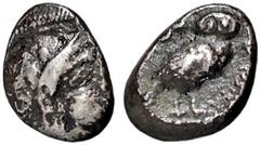 GRIECHISCHE MÜNZEN, GRIECHISCHES MUTTERLAND, ATTIKA, ATHEN. Trihemiobol. 479-404. Behelmter Athenakopf r. Rs: Eule r., dahinter Olivenzweig. SNG COP. -. SNG München -. Svoronos -. 1.08g, Dunkle Tönung